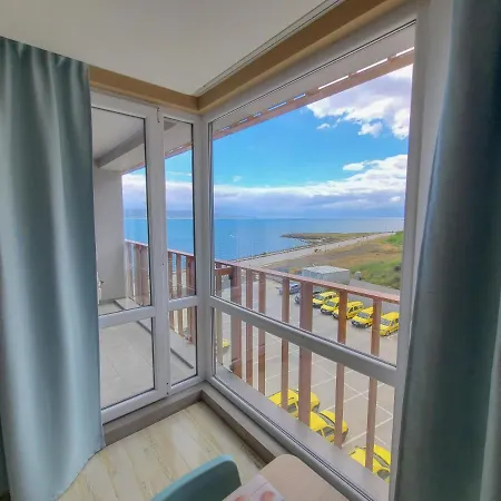 Paradiso - Private Apartment-bsr-1 نيسيبار