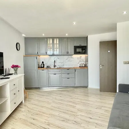 Апартамент Paradiso - Private Apartment-bsr-1